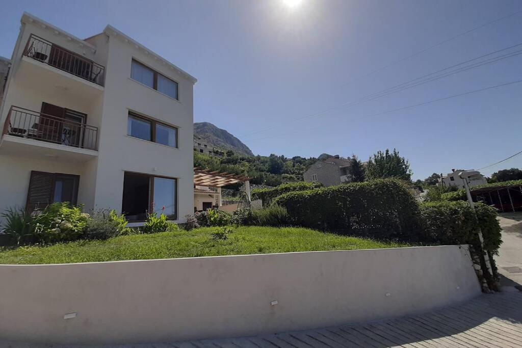 Villa Pergola -Apartment Roko Mlini Exterior photo